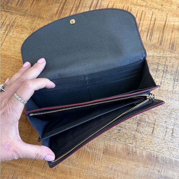 COACH Signature C Accordian wallet.  Faux Alligator trim. Excellent condition. - Picture 5 of 10